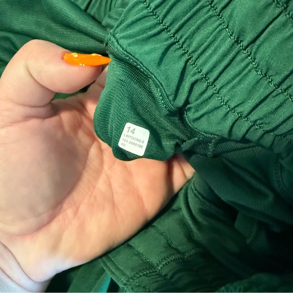 Lululemon Hotty Hot High Rise Lined Shorts - Size 14 - Picture 4 of 6